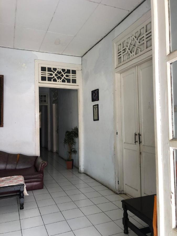 Oyo 90865 Hotel Kusuma Purwakarta Exterior photo