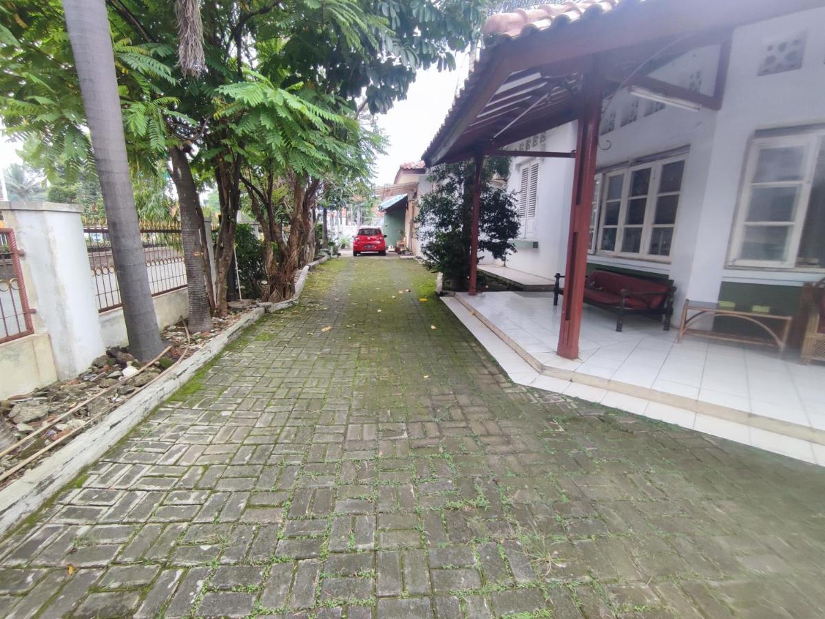 Oyo 90865 Hotel Kusuma Purwakarta Exterior photo