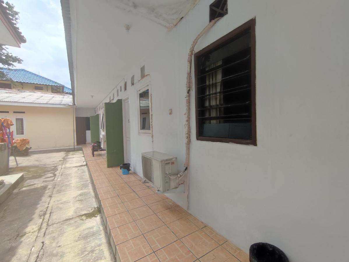 Oyo 90865 Hotel Kusuma Purwakarta Exterior photo
