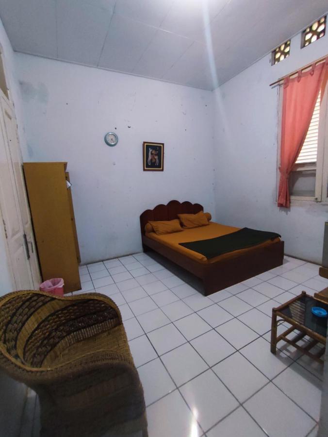Oyo 90865 Hotel Kusuma Purwakarta Exterior photo